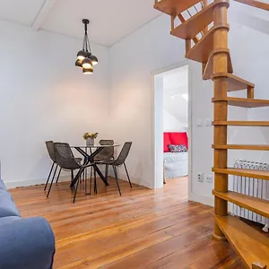 Appartement Alfama 2bdr Duplex W/ Balcony By Lovelystay, Lisboa