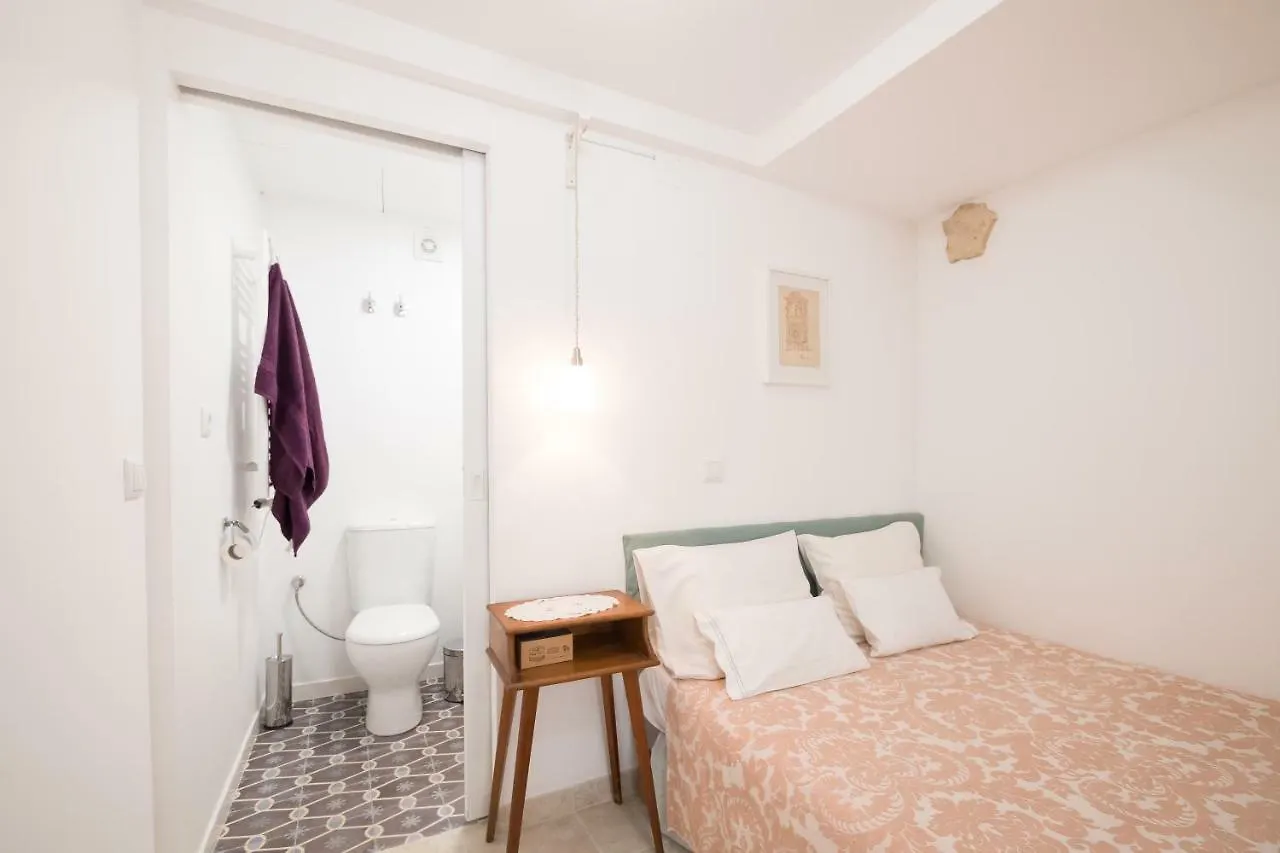 Little Studio For Two-Alfama location